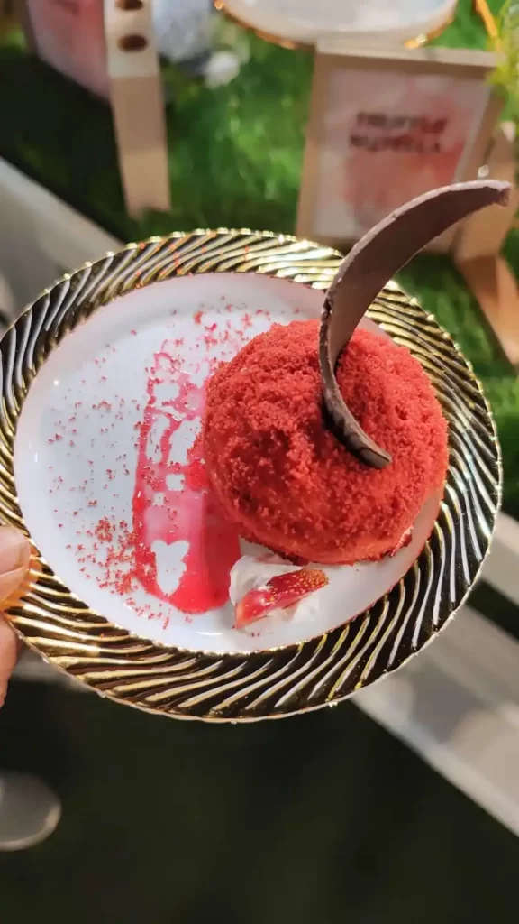 Red Velvet Cheesecake