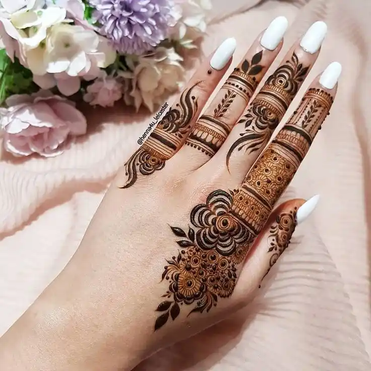 Classic Floral Finger Mehndi