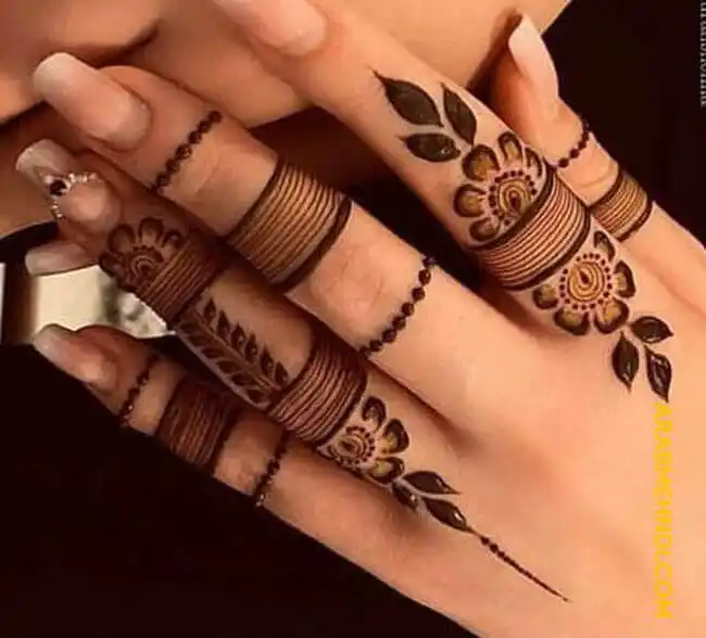 Ring-Style Bands on Fingers 