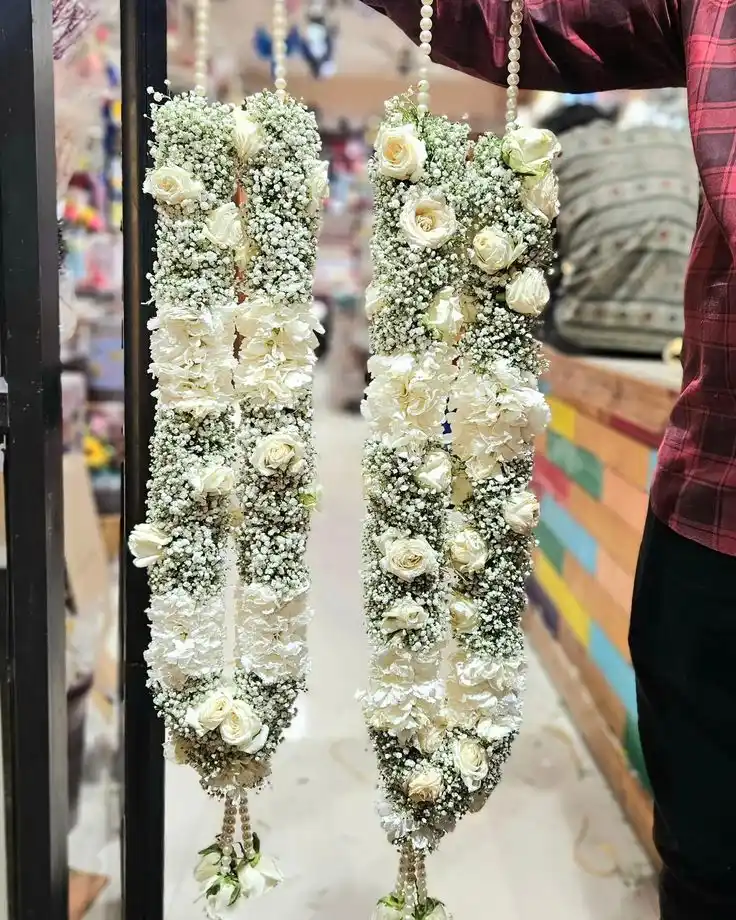 Minimalist Baby’s Breath Garland